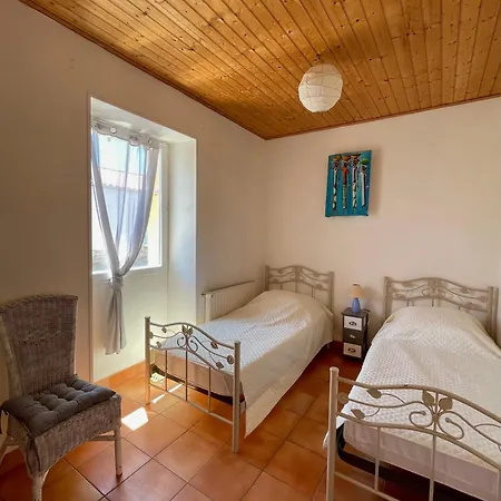 Maison Dans Le Bourg, A 800m Des Plages Сasa de vacaciones *