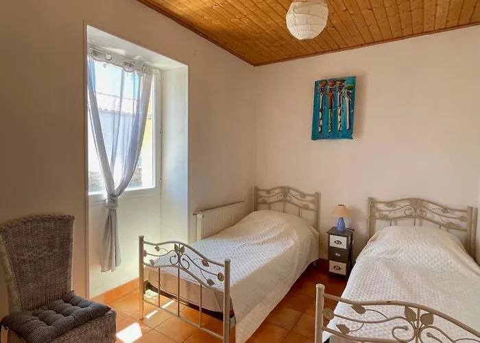 Maison Dans Le Bourg, A 800m Des Plages Сasa de vacaciones *